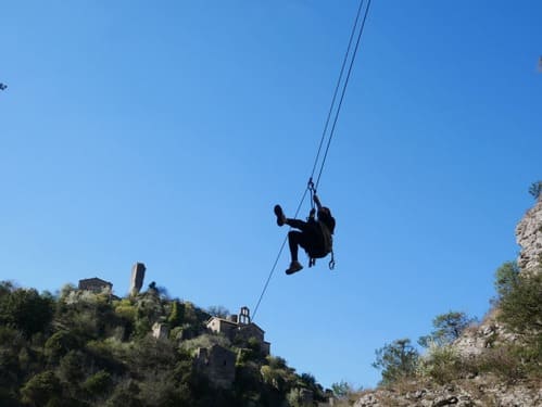 Tyroliennes de Rochecolombe en Ardèche